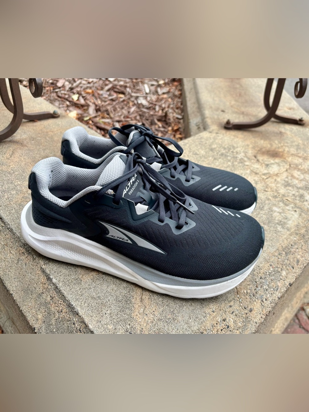 Women’s Altra paradigm 8 10 wide